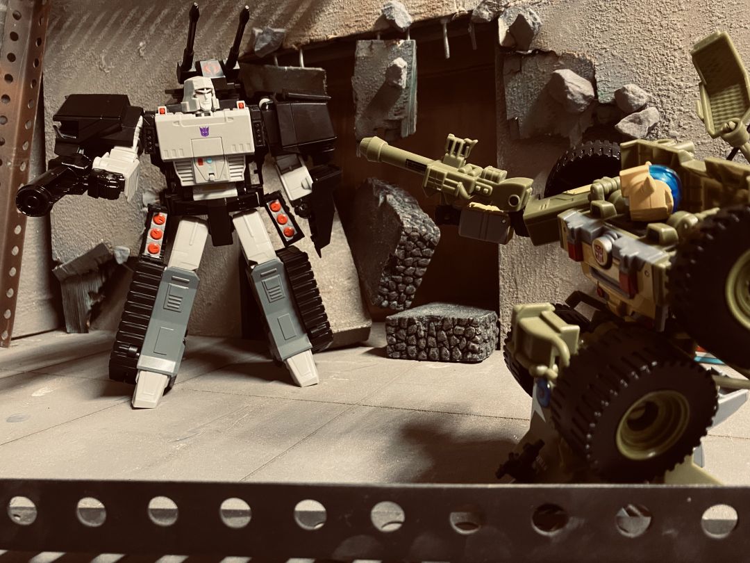 Bumblebee A.W.E. Striker - Image 23
