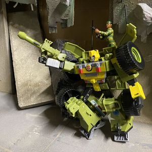 Bumblebee A.W.E. Striker
