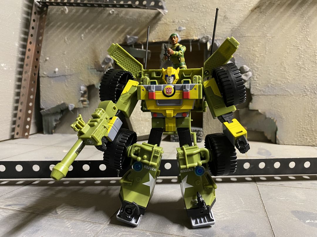 Bumblebee A.W.E. Striker - Image 33