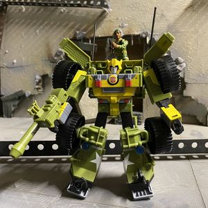Bumblebee A.W.E. Striker