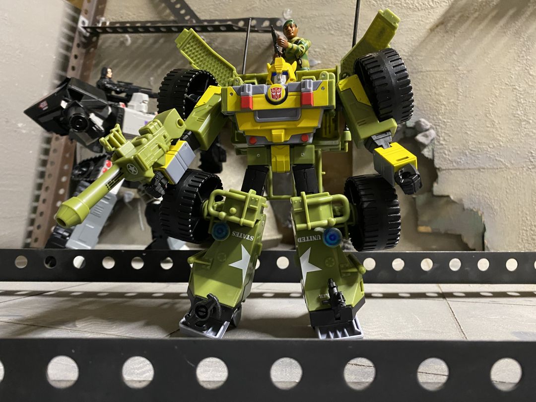 Bumblebee A.W.E. Striker - Image 34