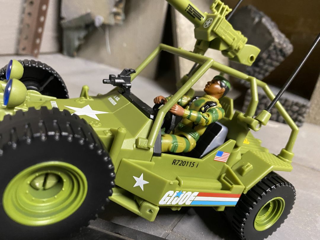 Bumblebee A.W.E. Striker - Image 36
