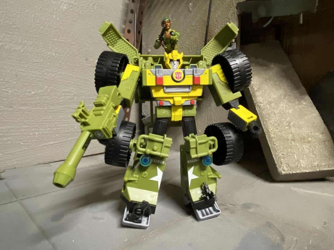 Bumblebee A.W.E. Striker - Image 38