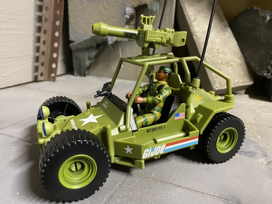 Bumblebee A.W.E. Striker - Image 39