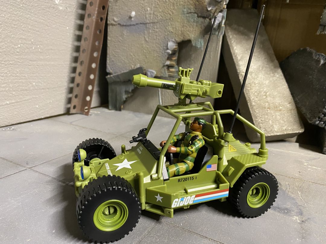 Bumblebee A.W.E. Striker - Image 40