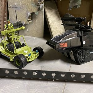 Bumblebee A.W.E. Striker