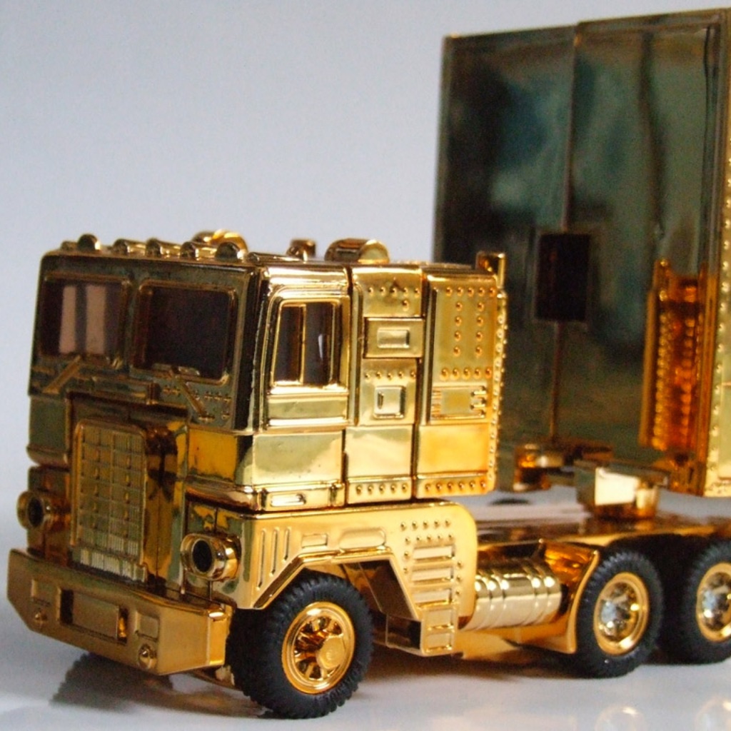 Gold G1 Optimus Prime - Image 6
