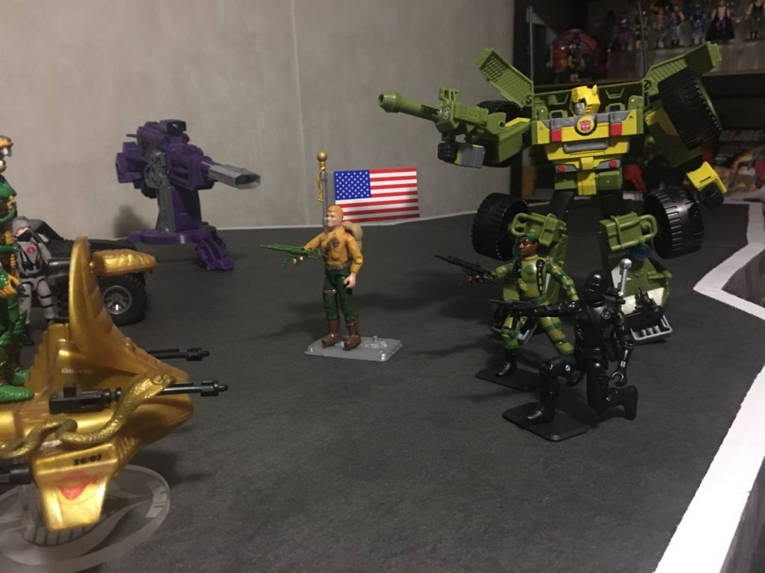 Autobots/Joes  - Image 1