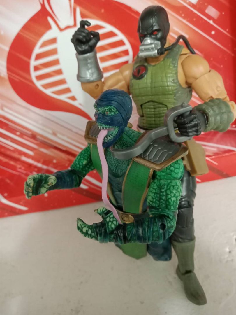Reptilian Fight - Image 3