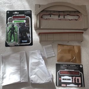 Nevarro Cantina Playset With Imperial Death Trooper (Nevarro)