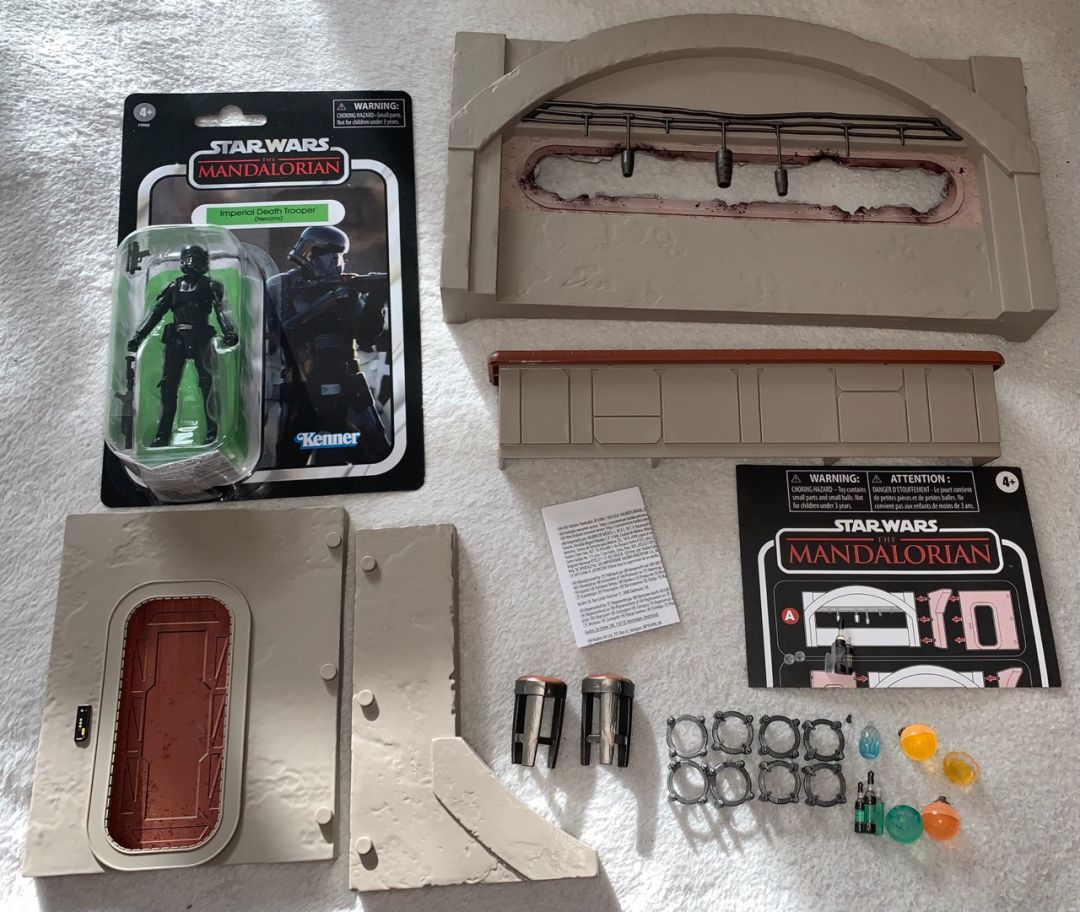 Nevarro Cantina Playset With Imperial Death Trooper (Nevarro) - Image 9