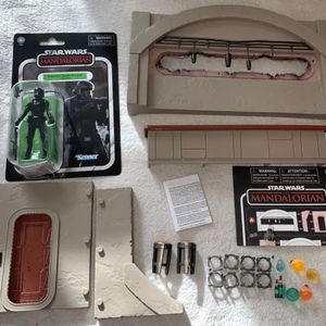 Nevarro Cantina Playset With Imperial Death Trooper (Nevarro)