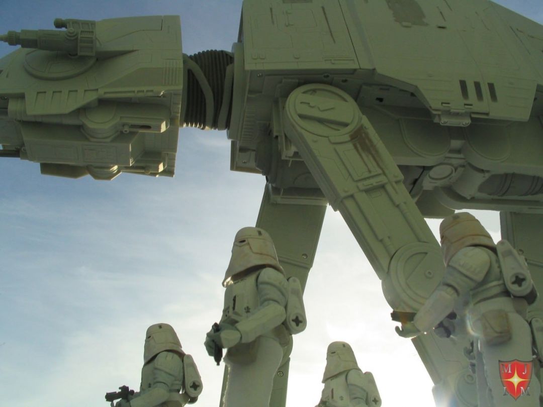 AT-AT Driver With Imperial AT-AT (All Terrain Armored Transport) - Image 16