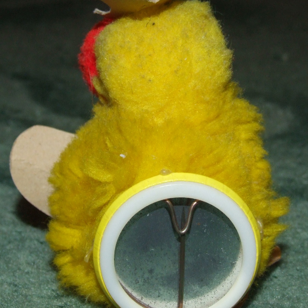 Monster Munch Yellow Monster Badge - Image 1