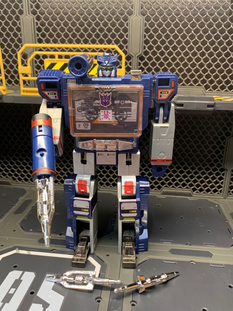 Soundwave  - Image 1