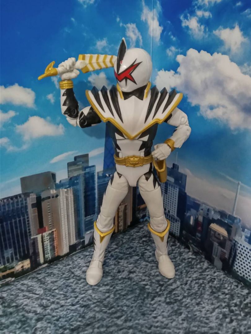 White Dino Thunder Ranger - Image 1