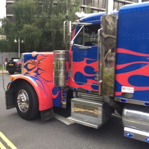 Optimus Prime (Full Scale)