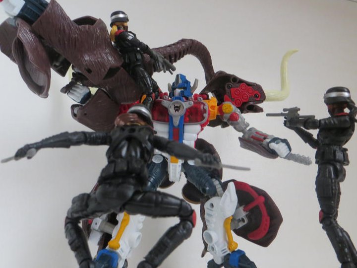 Transformers VS G.I.Joe - Image 1