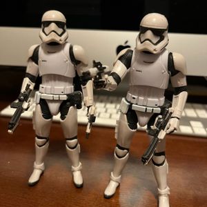 Fist Order Stormtrooper (x2)
