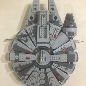 Millennium Falcon (TFA)