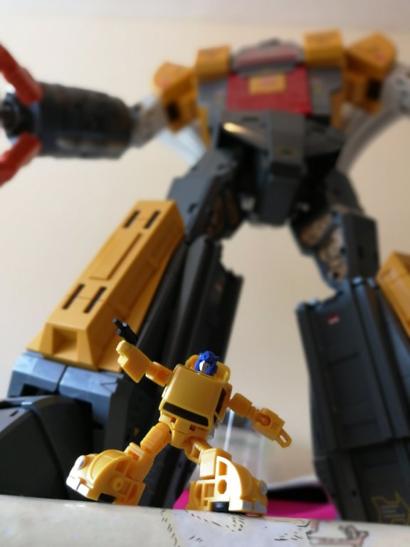 Little and large.  - Image 1