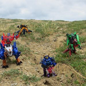 Dinobot Charge