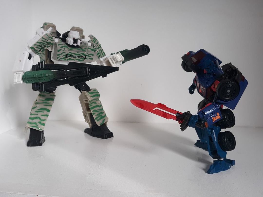 Combat Hero Optimus Prime - Image 6