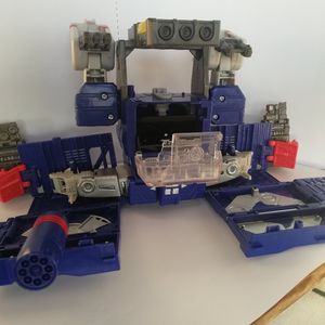 Soundwave titans return