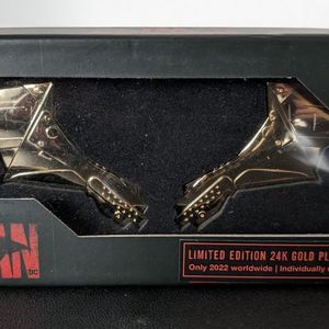 The Batman: 24K Gold Plated Replica Chest Emblem