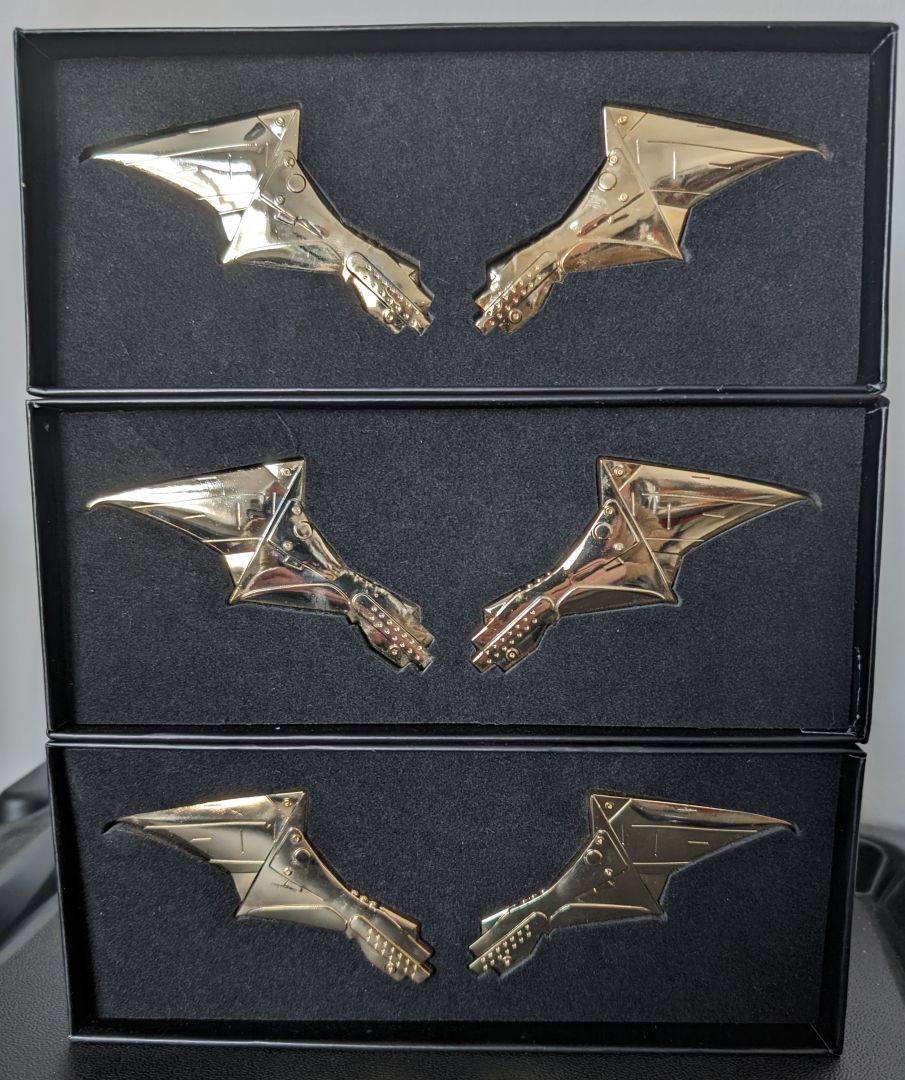The Batman: 24K Gold Plated Replica Chest Emblem - Image 4