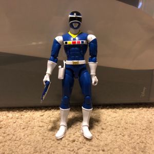 Power Rangers in Space Blue Ranger Legacy Figure