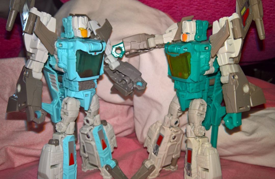 Titans Return - Deluxe - Autobot - SDCC Titan Force Brainstorm - Image 1