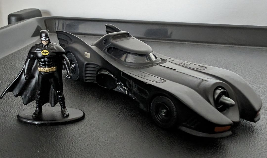 Batman and Batmobile 89 (1:32 scale) - Image 1