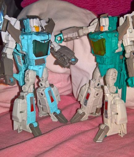 Titans Return - Deluxe - Autobot - SDCC Titan Force Brainstorm - Image 2