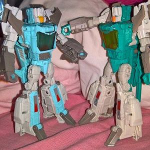 Titans Return - Deluxe - Autobot - SDCC Titan Force Brainstorm