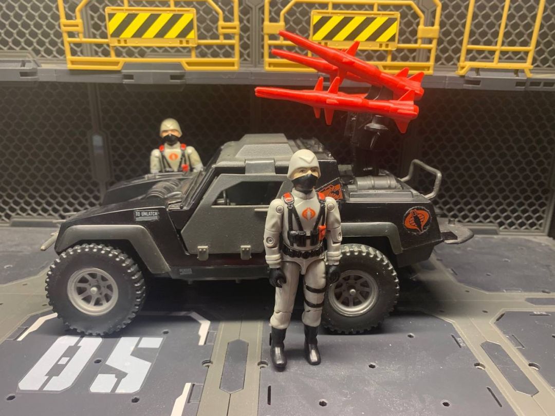 Cobra Stinger Driver & Cobra Night Attack 4-WD Stinger - Image 1