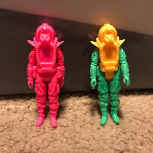 Cast Pink and Green/Yellow Red Wolf
