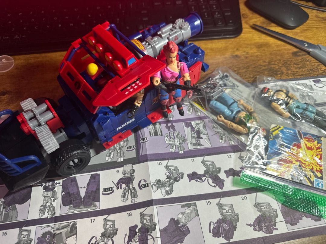 Soundwave Thunder Machine w Vintage Dreadnoks - Image 2