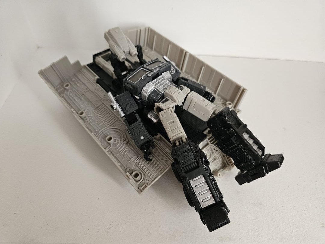 Alternate Universe Optimus Prime  - Image 5