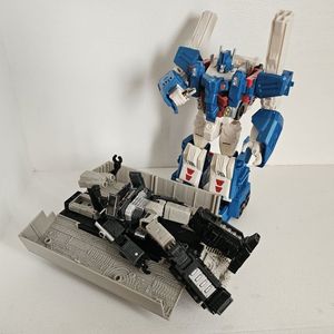 Alternate Universe Optimus Prime 
