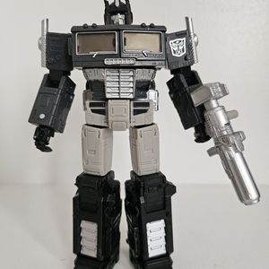 Alternate Universe Optimus Prime 