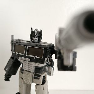 Alternate Universe Optimus Prime 
