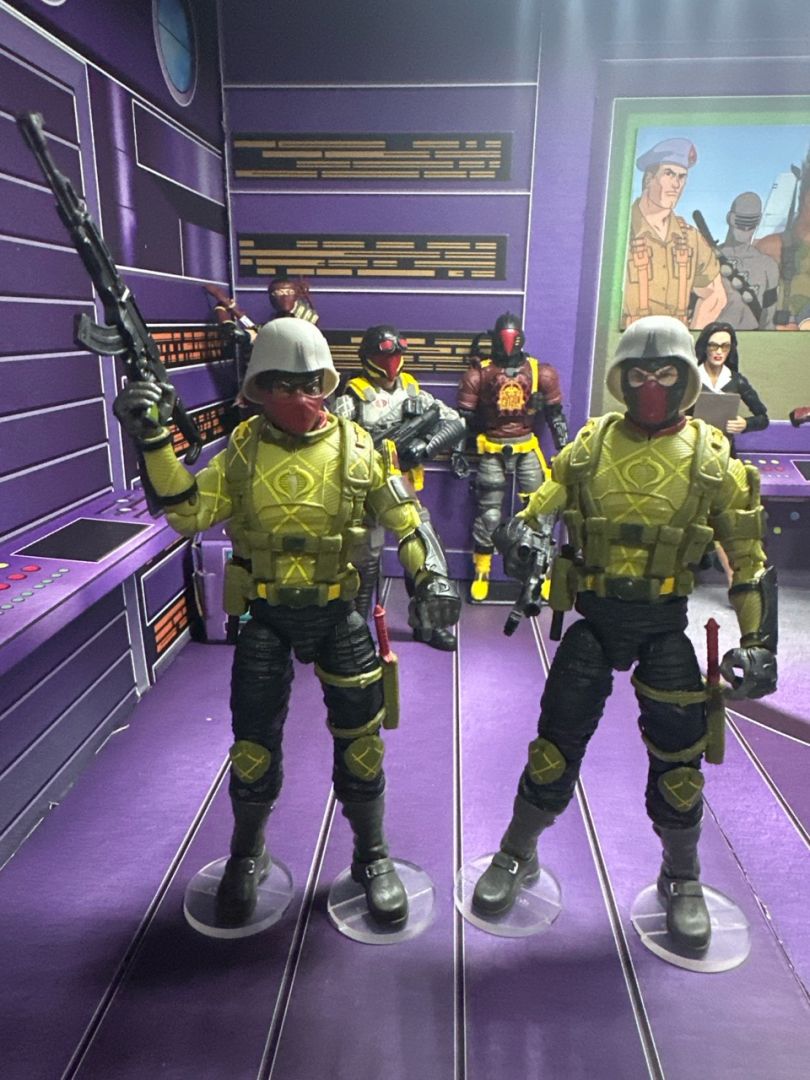 Cobra Python Patrol Green Officers - Image 1