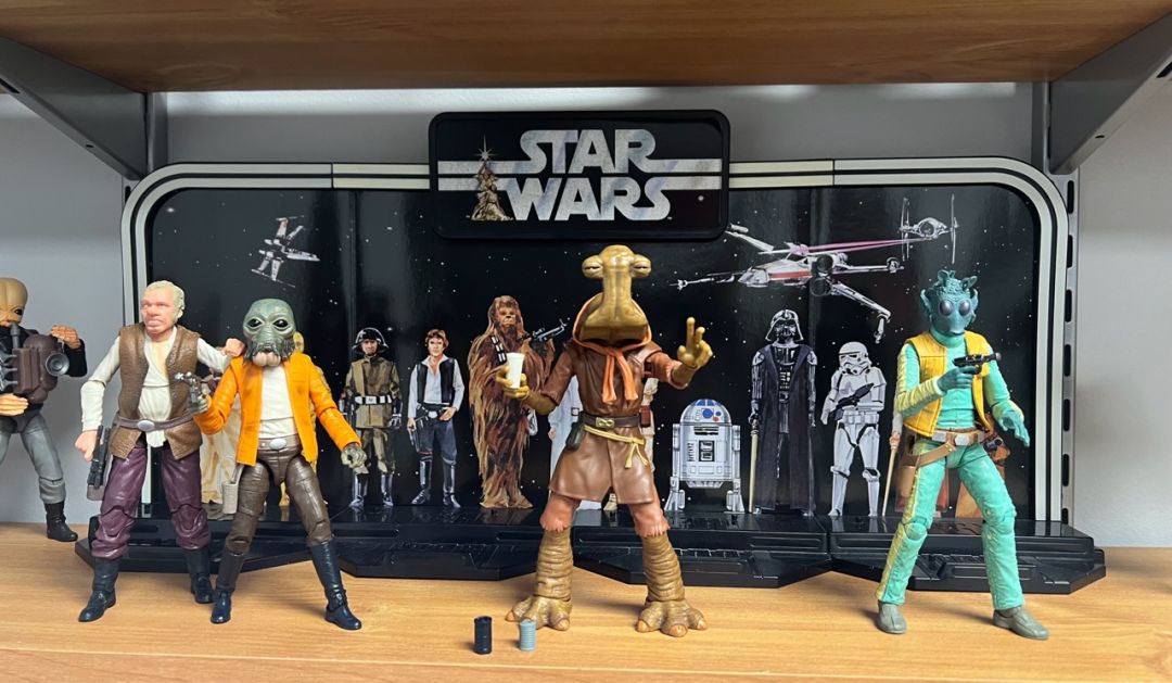 Cantina Aliens  - Image 1