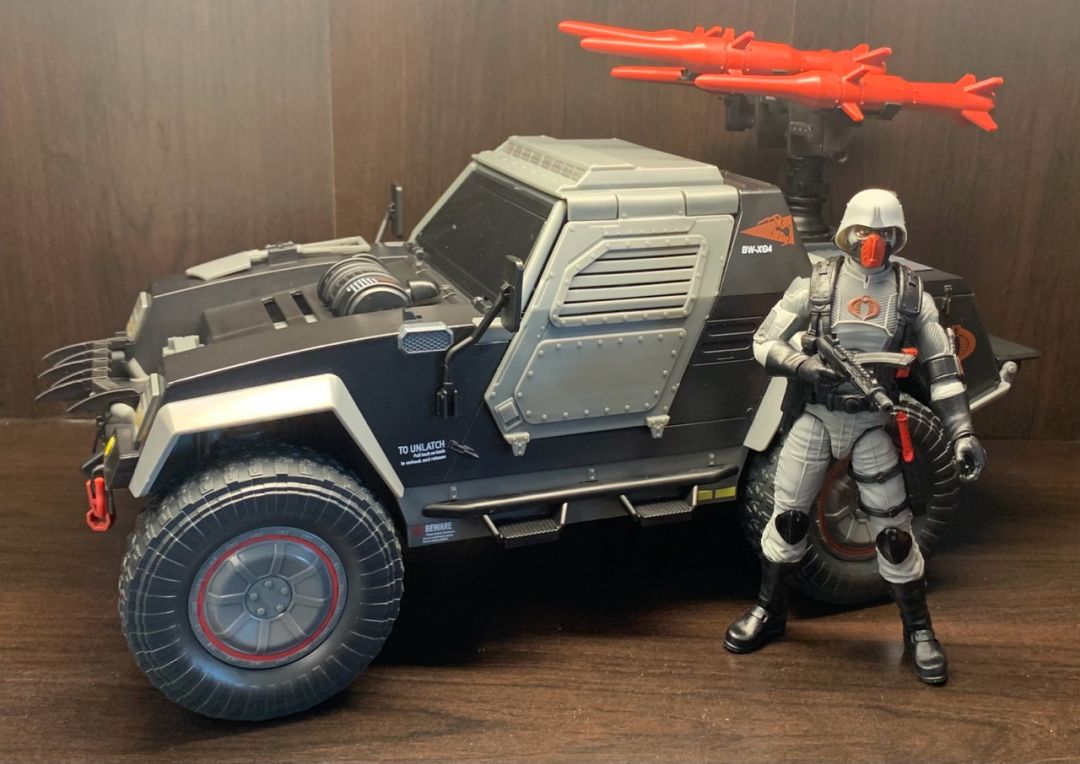 Cobra Night Attack 4-WD Stinger & Driver - Image 1