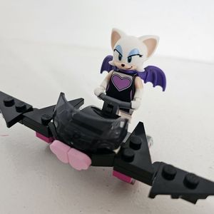 Knuckles Guardian Mech
