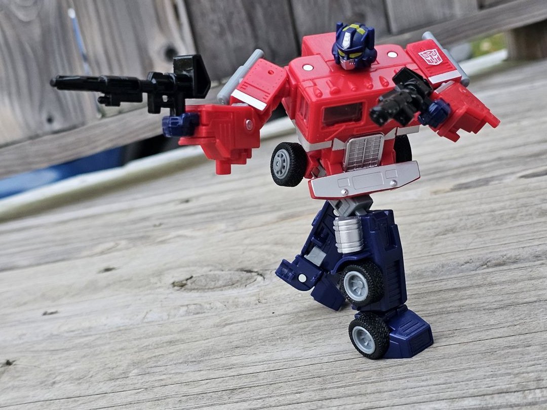40th Anniversary Optimus Prime  - Image 5