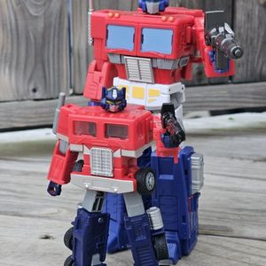 40th Anniversary Optimus Prime 