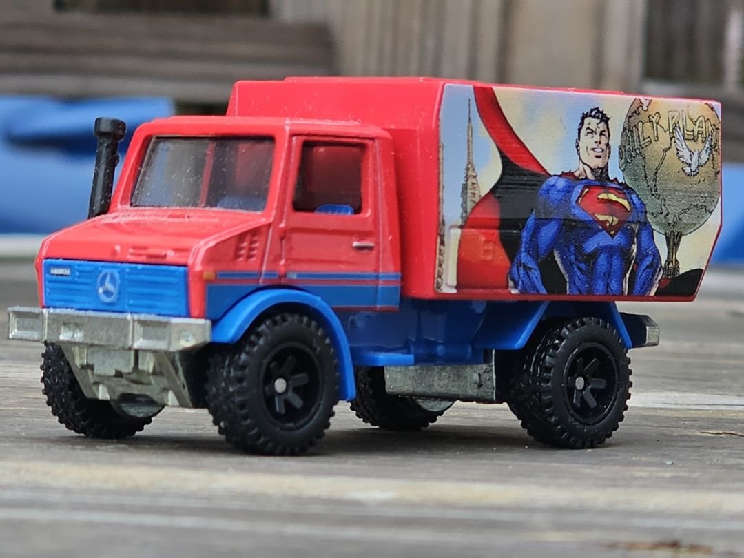 Superman (Mercedes Benz Unimog) - Image 1