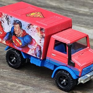 Superman (Mercedes Benz Unimog)